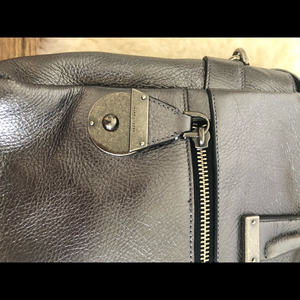 marc jacobs medium east/west leather tote silver - Picture 4 of 8
